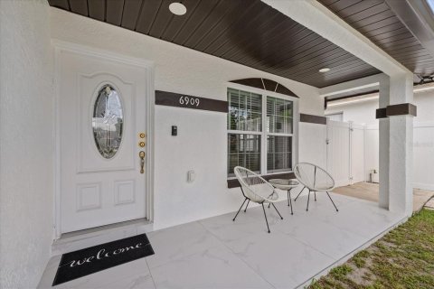 Villa ou maison à vendre à Tampa, Floride: 4 chambres, 199.18 m2 № 2156072 - photo 8