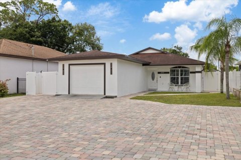Villa ou maison à vendre à Tampa, Floride: 4 chambres, 199.18 m2 № 2156072 - photo 2