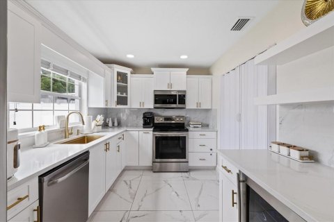 Villa ou maison à vendre à Tampa, Floride: 4 chambres, 199.18 m2 № 2156072 - photo 27
