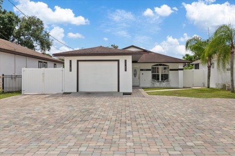 Villa ou maison à Tampa, Floride 4 chambres, 199.18 m2 № 2156072