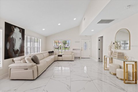Villa ou maison à vendre à Tampa, Floride: 4 chambres, 199.18 m2 № 2156072 - photo 10