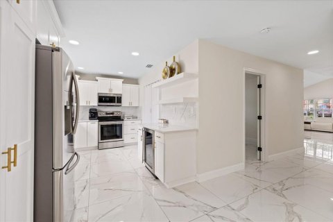 Villa ou maison à vendre à Tampa, Floride: 4 chambres, 199.18 m2 № 2156072 - photo 26