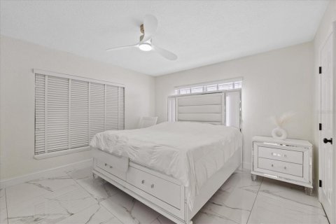 Villa ou maison à vendre à Tampa, Floride: 4 chambres, 199.18 m2 № 2156072 - photo 12