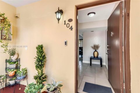 Купить кондоминиум в Майами, Флорида 3 спальни, 156.26м2, № 2066860 - фото 4