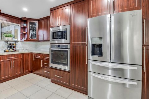 Купить кондоминиум в Майами, Флорида 3 спальни, 156.26м2, № 2066860 - фото 10