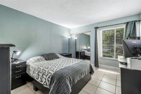 Купить кондоминиум в Майами, Флорида 3 спальни, 156.26м2, № 2066860 - фото 28