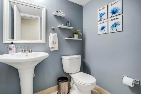 Купить кондоминиум в Майами, Флорида 3 спальни, 156.26м2, № 2066860 - фото 20