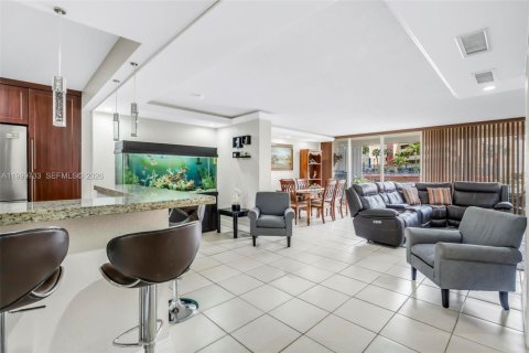 Купить кондоминиум в Майами, Флорида 3 спальни, 156.26м2, № 2066860 - фото 11
