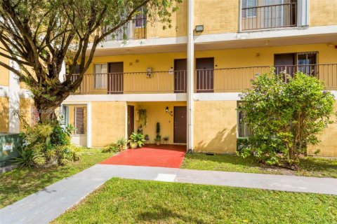 Condo à Miami, Floride, 3 chambres  № 2066860
