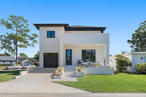 Villa ou maison à vendre à Saint Petersburg, Floride: 4 chambres, 225.85 m2 № 2291081 - photo 2