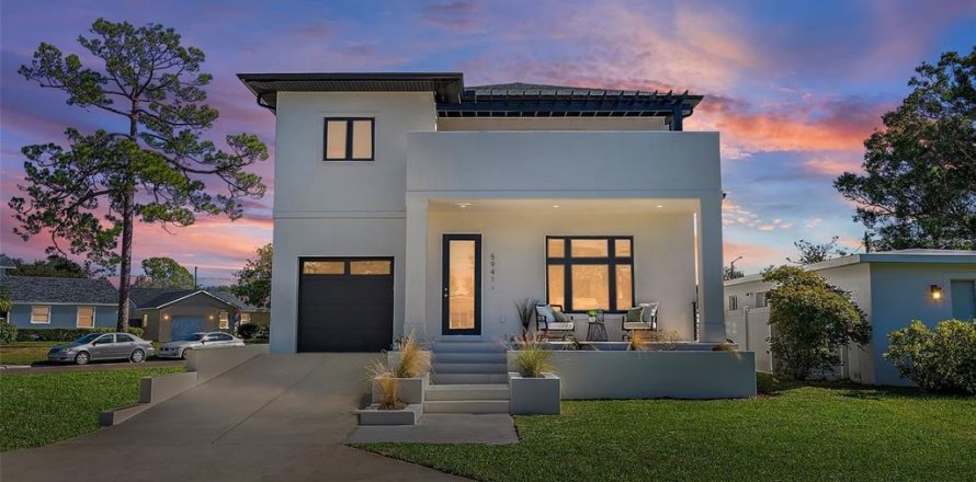 Villa ou maison à Saint Petersburg, Floride 4 chambres, 225.85 m2 № 2291081