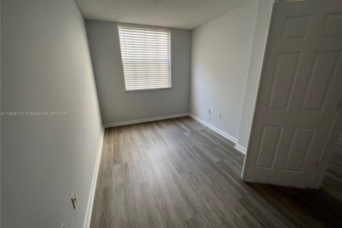 Снять в аренду кондоминиум в Холливуд, Флорида 2 спальни, 93.09м2, № 1967785 - фото 11