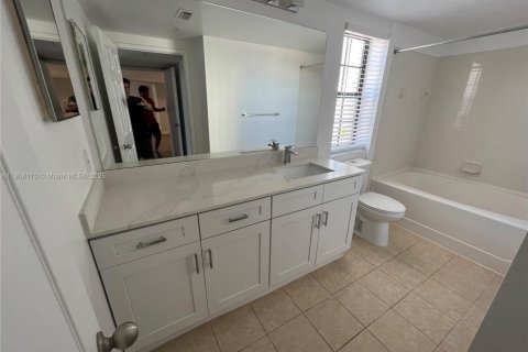Снять в аренду кондоминиум в Холливуд, Флорида 2 спальни, 93.09м2, № 1967785 - фото 10