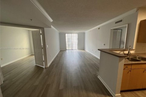 Снять в аренду кондоминиум в Холливуд, Флорида 2 спальни, 93.09м2, № 1967785 - фото 3