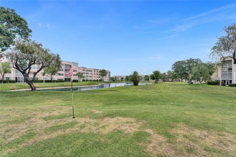 Condominio en venta en Sunrise, Florida, 2 dormitorios, 127.28 m2 № 2007659 - foto 3