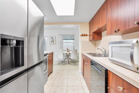 Adosado en venta en Davie, Florida, 4 dormitorios, 133.78 m2 № 1708004 - foto 8