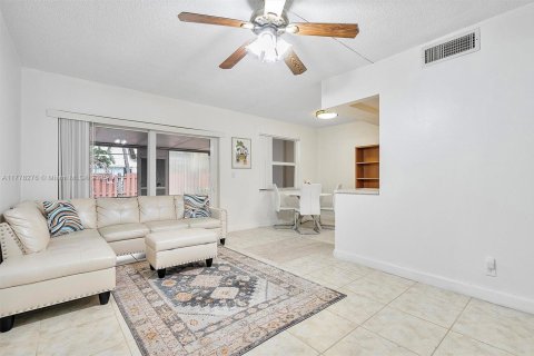 Adosado en venta en Davie, Florida, 4 dormitorios, 133.78 m2 № 1708004 - foto 2
