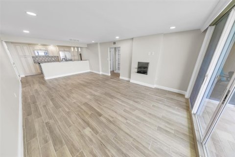 Купить кондоминиум в Понс-Инлет, Флорида 5 комнат, 111.48м2, № 2239065 - фото 13