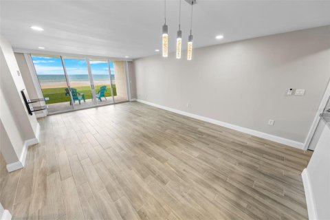Купить кондоминиум в Понс-Инлет, Флорида 5 комнат, 111.48м2, № 2239065 - фото 6