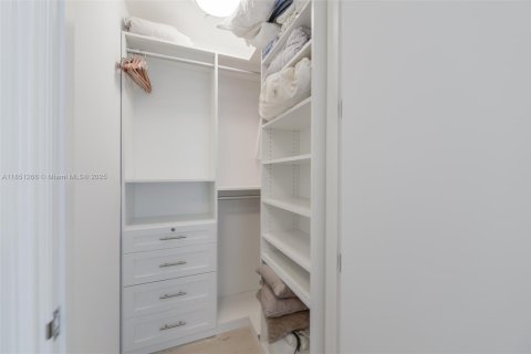 Copropriété à vendre à Sunny Isles Beach, Floride: 3 chambres, 183.85 m2 № 1858931 - photo 17