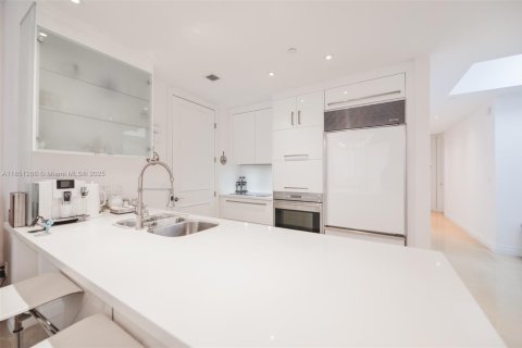 Copropriété à vendre à Sunny Isles Beach, Floride: 3 chambres, 183.85 m2 № 1858931 - photo 9