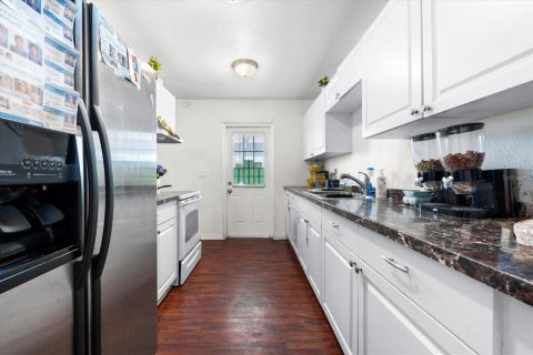 Propiedad comercial en venta en Sarasota, Florida, 12 dormitorios, 189.06 m2 № 1514572 - foto 15
