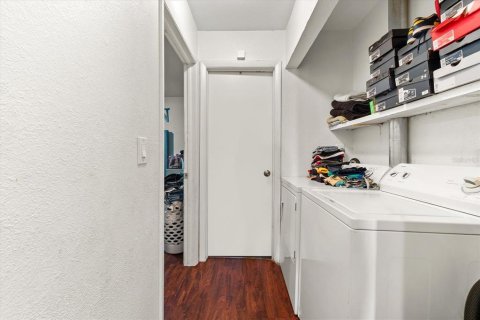 Propiedad comercial en venta en Sarasota, Florida, 12 dormitorios, 189.06 m2 № 1514572 - foto 17
