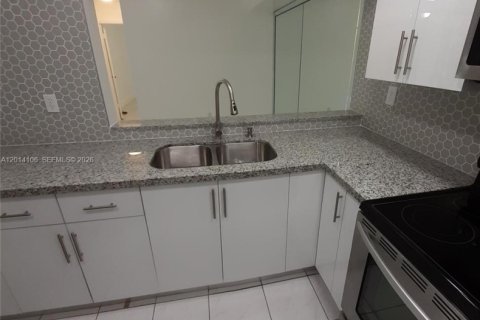 Condominio en venta en Miami, Florida, 2 dormitorios, 83.43 m2 № 2076194 - foto 5