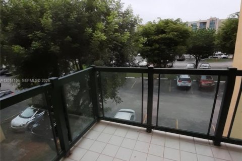 Condominio en venta en Miami, Florida, 2 dormitorios, 83.43 m2 № 2076194 - foto 23