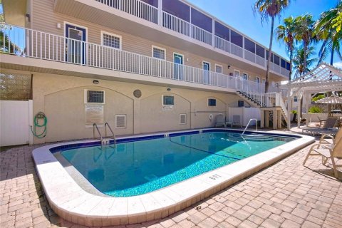 Condo in Holmes Beach, Florida, 2 bedrooms № 2421604