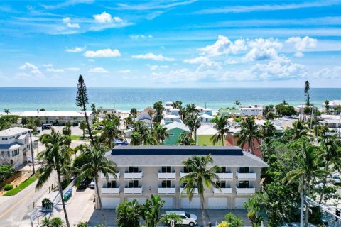 Condo in Holmes Beach, Florida, 2 bedrooms  № 2421604 - photo 4