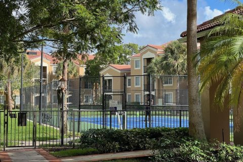 Condo in Tamarac, Florida, 2 bedrooms  № 1990069 - photo 16