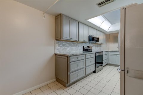 Купить кондоминиум в Семинол, Флорида 6 комнат, 111.48м2, № 1263165 - фото 21