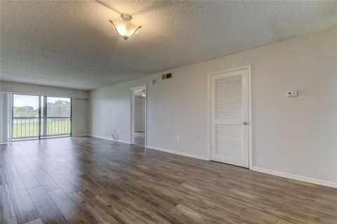 Купить кондоминиум в Семинол, Флорида 6 комнат, 111.48м2, № 1263165 - фото 25