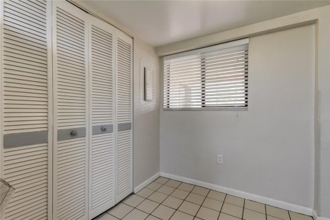 Купить кондоминиум в Семинол, Флорида 6 комнат, 111.48м2, № 1263165 - фото 19