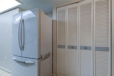 Купить кондоминиум в Семинол, Флорида 6 комнат, 111.48м2, № 1263165 - фото 16