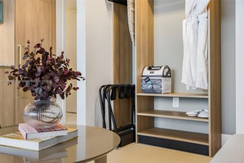 Condominio en alquiler en Miami, Florida, 34.1 m2 № 2012172 - foto 16