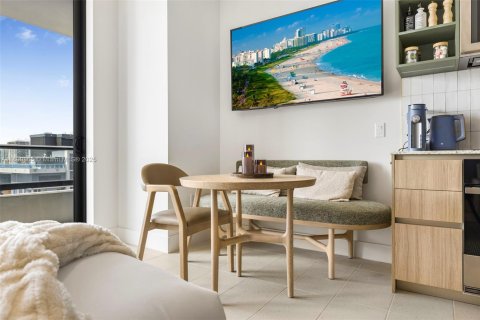 Condominio en alquiler en Miami, Florida, 34.1 m2 № 2012172 - foto 20