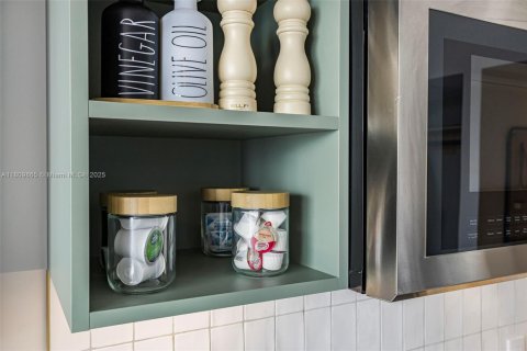 Condominio en alquiler en Miami, Florida, 34.1 m2 № 2012172 - foto 26