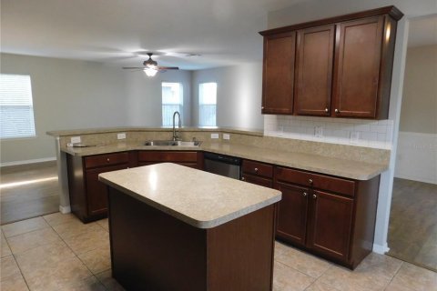 House in Lakeland, Florida 4 bedrooms, 215.9 sq.m. № 1662353 - photo 3