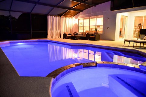 Casa en venta en Davenport, Florida, 5 dormitorios, 325.62 m2 № 2204501 - foto 2