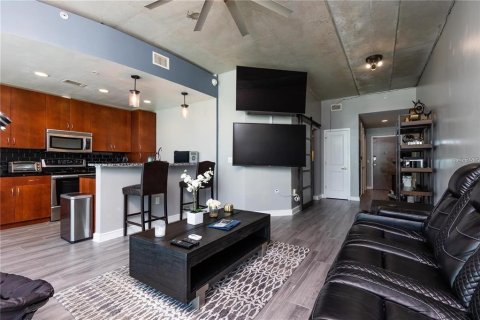 Copropriété à vendre à Tampa, Floride: 1 chambre, 71.72 m2 № 2419879 - photo 6