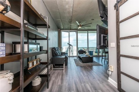 Copropriété à vendre à Tampa, Floride: 1 chambre, 71.72 m2 № 2419879 - photo 3