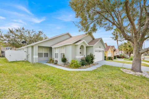 House in Kissimmee, Florida 4 bedrooms, 165.18 sq.m. № 1552695 - photo 1