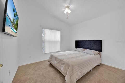 House in Kissimmee, Florida 4 bedrooms, 165.18 sq.m. № 1552695 - photo 30