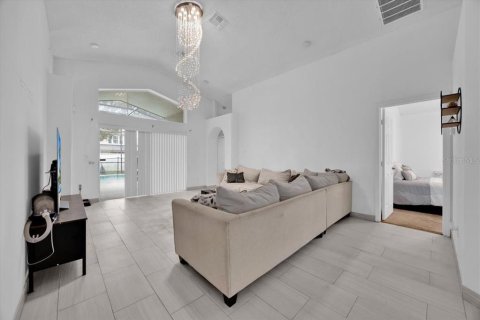 House in Kissimmee, Florida 4 bedrooms, 165.18 sq.m. № 1552695 - photo 21