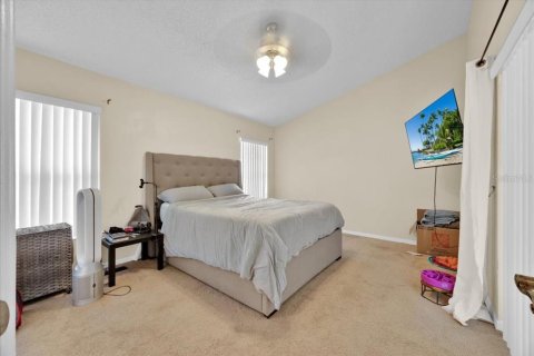 House in Kissimmee, Florida 4 bedrooms, 165.18 sq.m. № 1552695 - photo 2