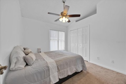 House in Kissimmee, Florida 4 bedrooms, 165.18 sq.m. № 1552695 - photo 23