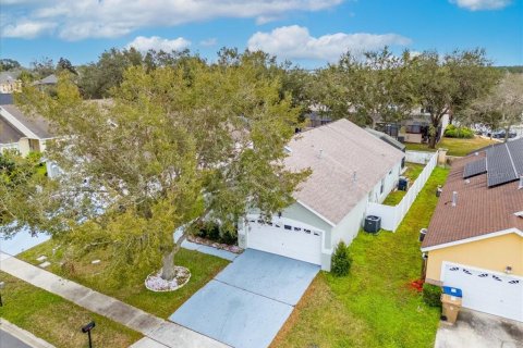 House in Kissimmee, Florida 4 bedrooms, 165.18 sq.m. № 1552695 - photo 11