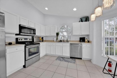 House in Kissimmee, Florida 4 bedrooms, 165.18 sq.m. № 1552695 - photo 19